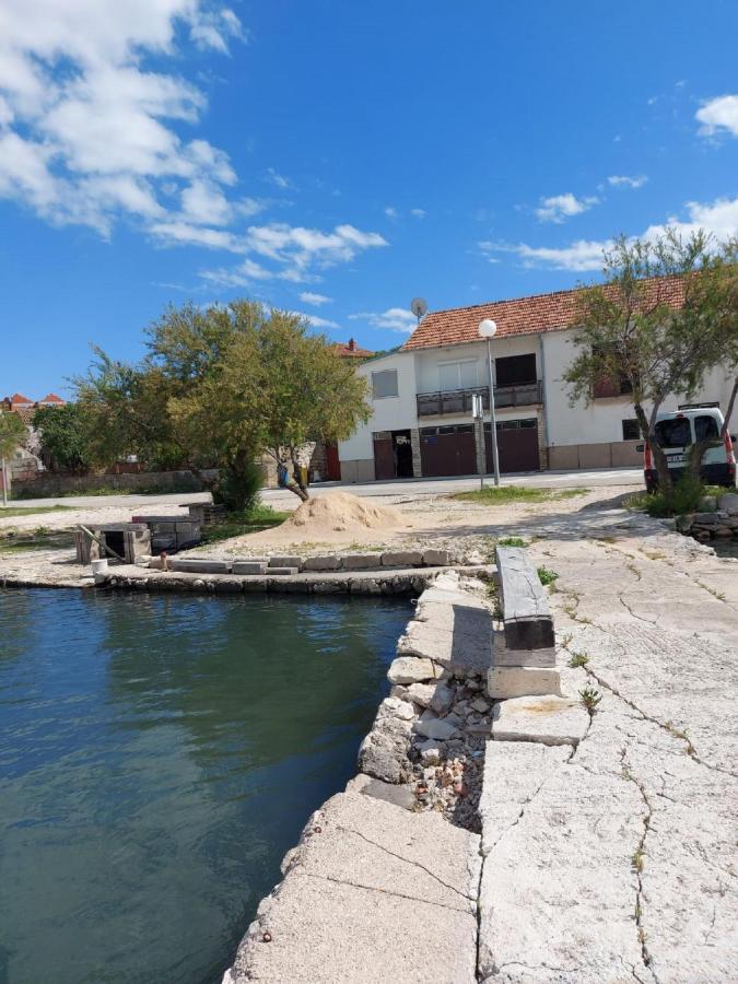 Apartman Luka Jadrtovac 외부 사진