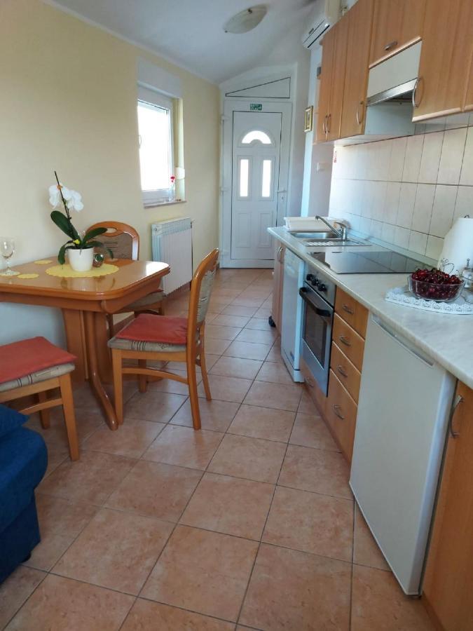 Apartman Luka Jadrtovac 외부 사진