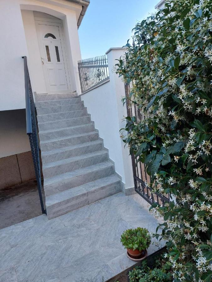 Apartman Luka Jadrtovac 외부 사진